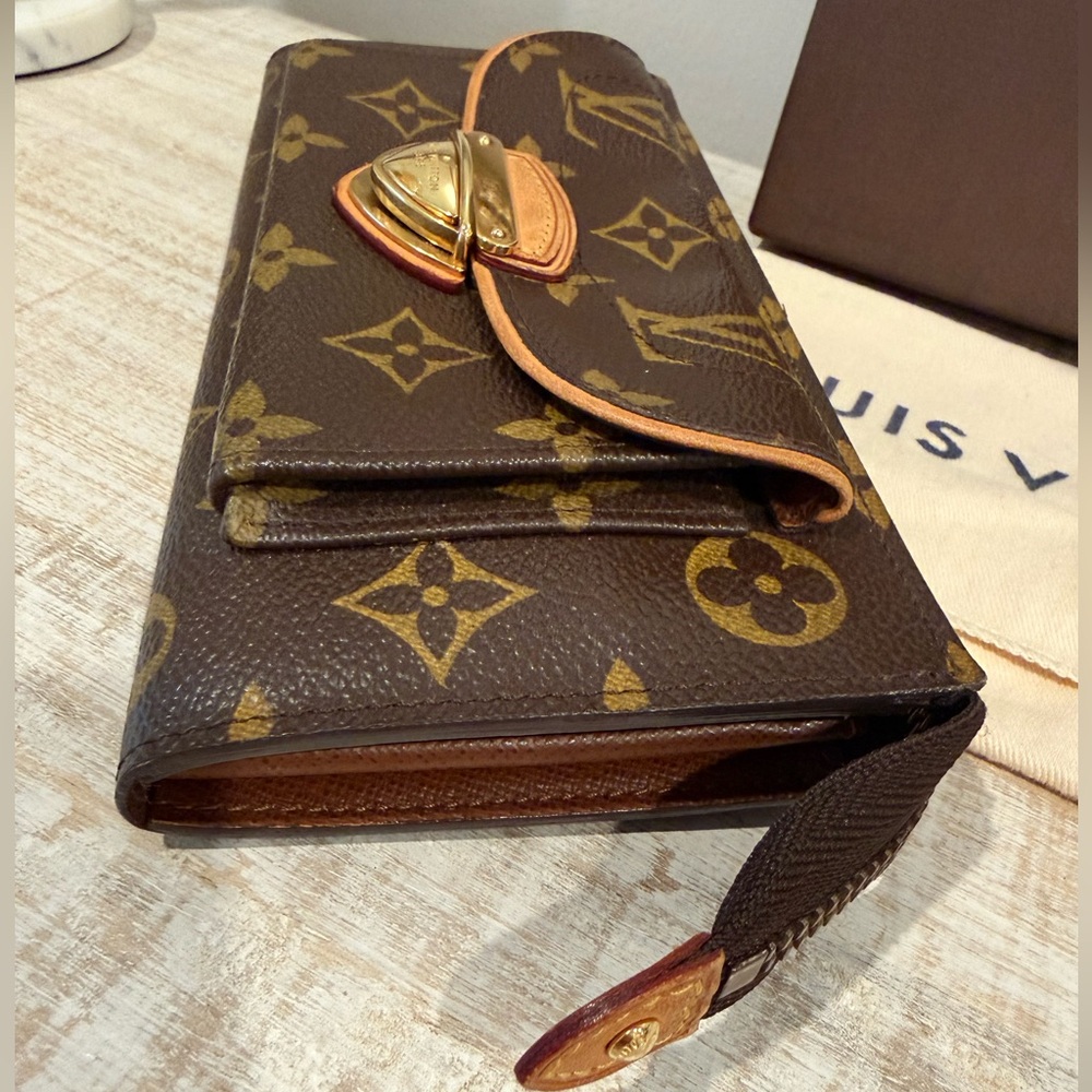 Louis Vuitton Monogram Astrid Long Wallet with Box & Dustbag - Picture 5 of 14